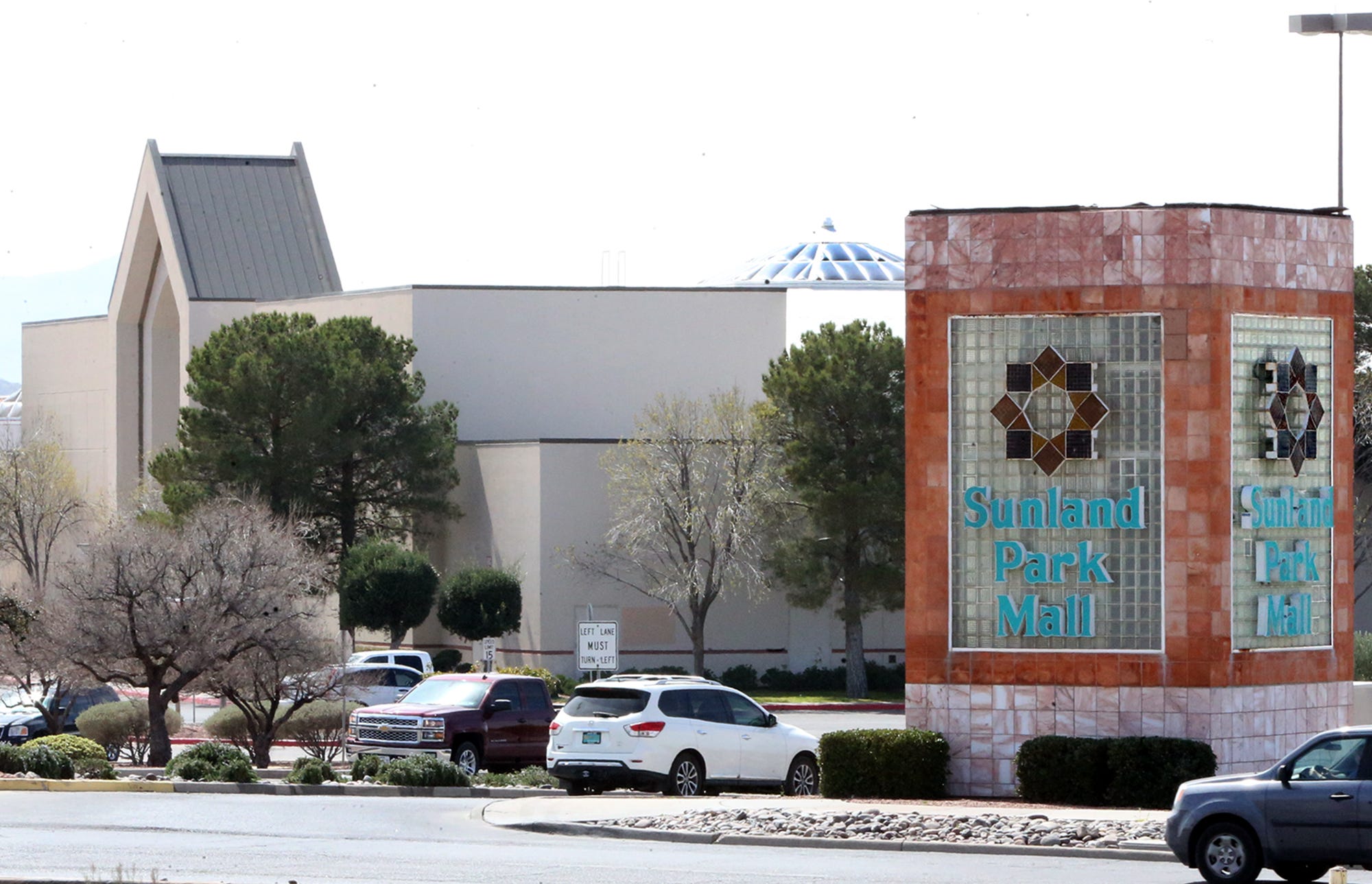Sunland Park Mall struggles to attract 